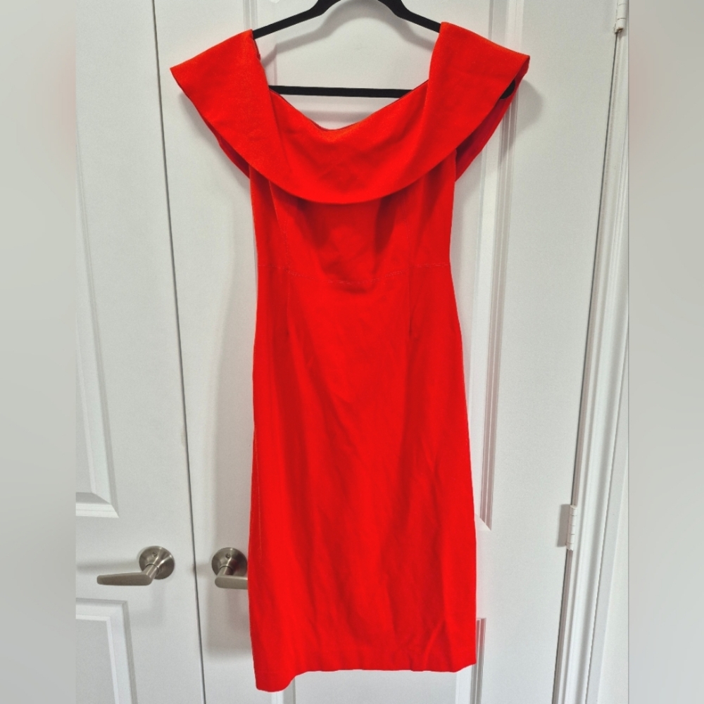 Aritzia Babaton Ruslan Off the Shoulder Dress, Size 8